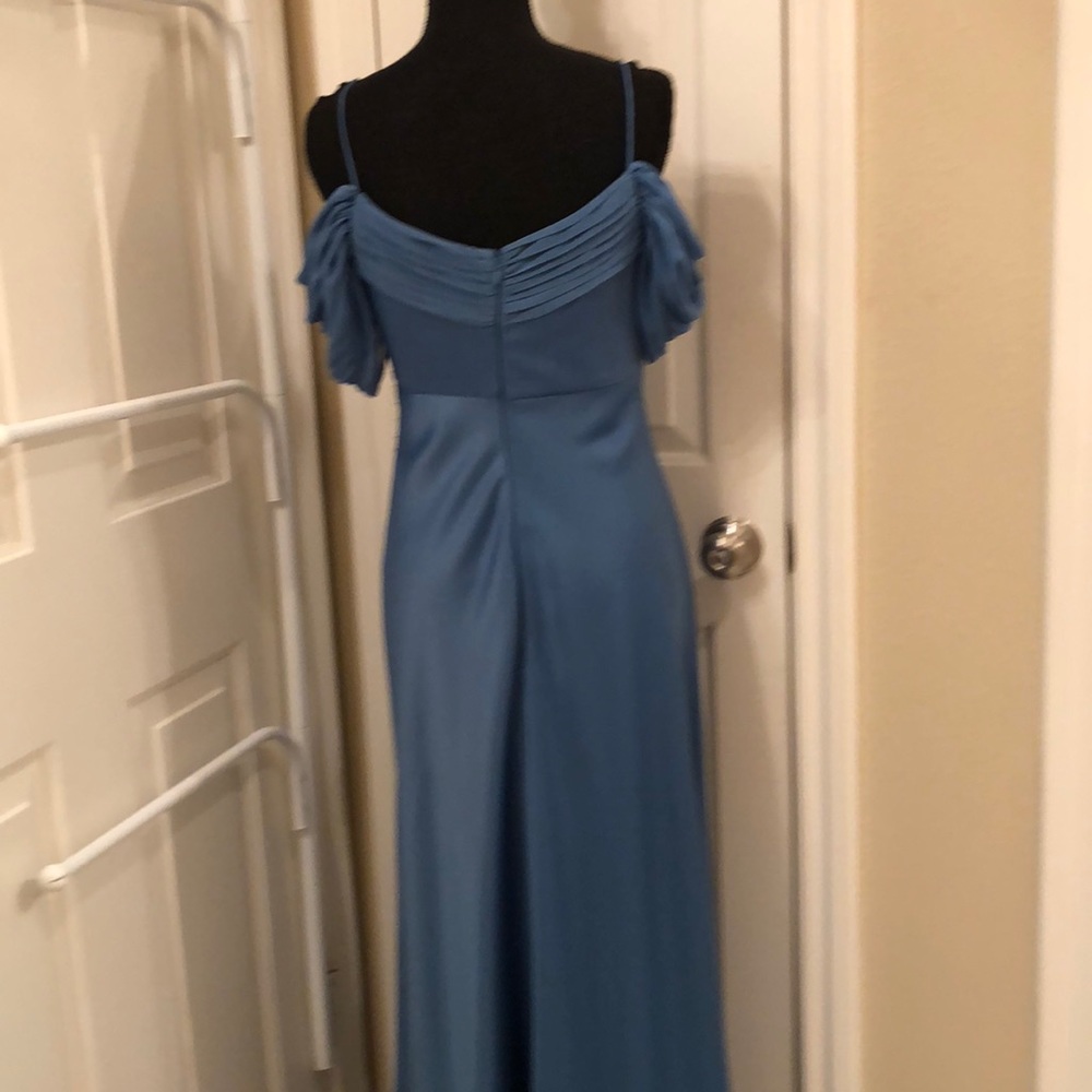 Gown - Picture 3 of 5